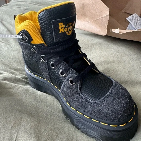 DOC MARTINS - Picture 2 of 8